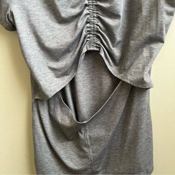 Athleta Encore Tee in Flagstone Heather  Gray Size M - Picture 4 of 4
